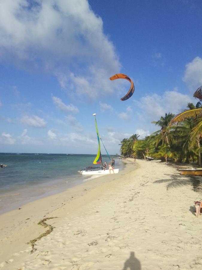 Отель Lulu Beach Корн-Айленд Экстерьер фото